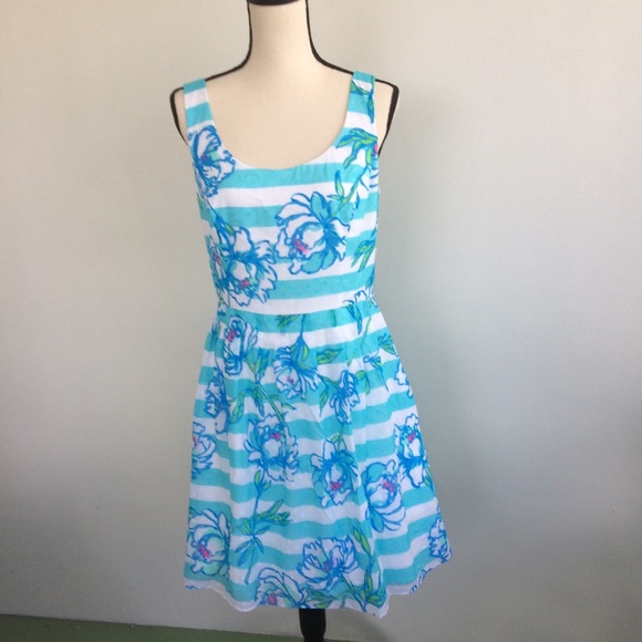 Lilly Pulitzer Dresses & Skirts - Lilly Pulitzer Sleeveless dress